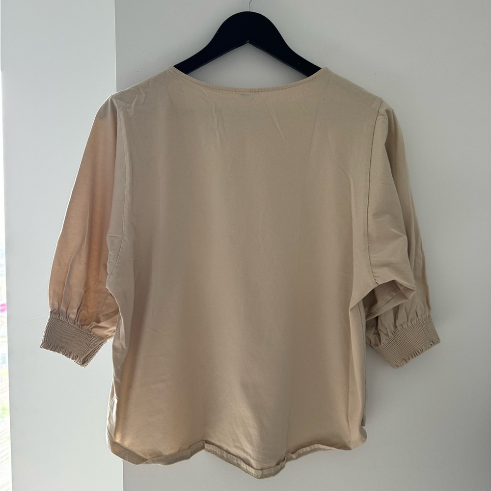 Uniqlo Beige Crewneck Blouse with Cuffed Hems - Picture 2 of 3